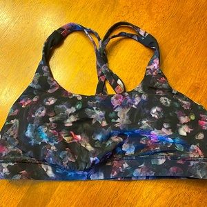 Lululemon sports bra